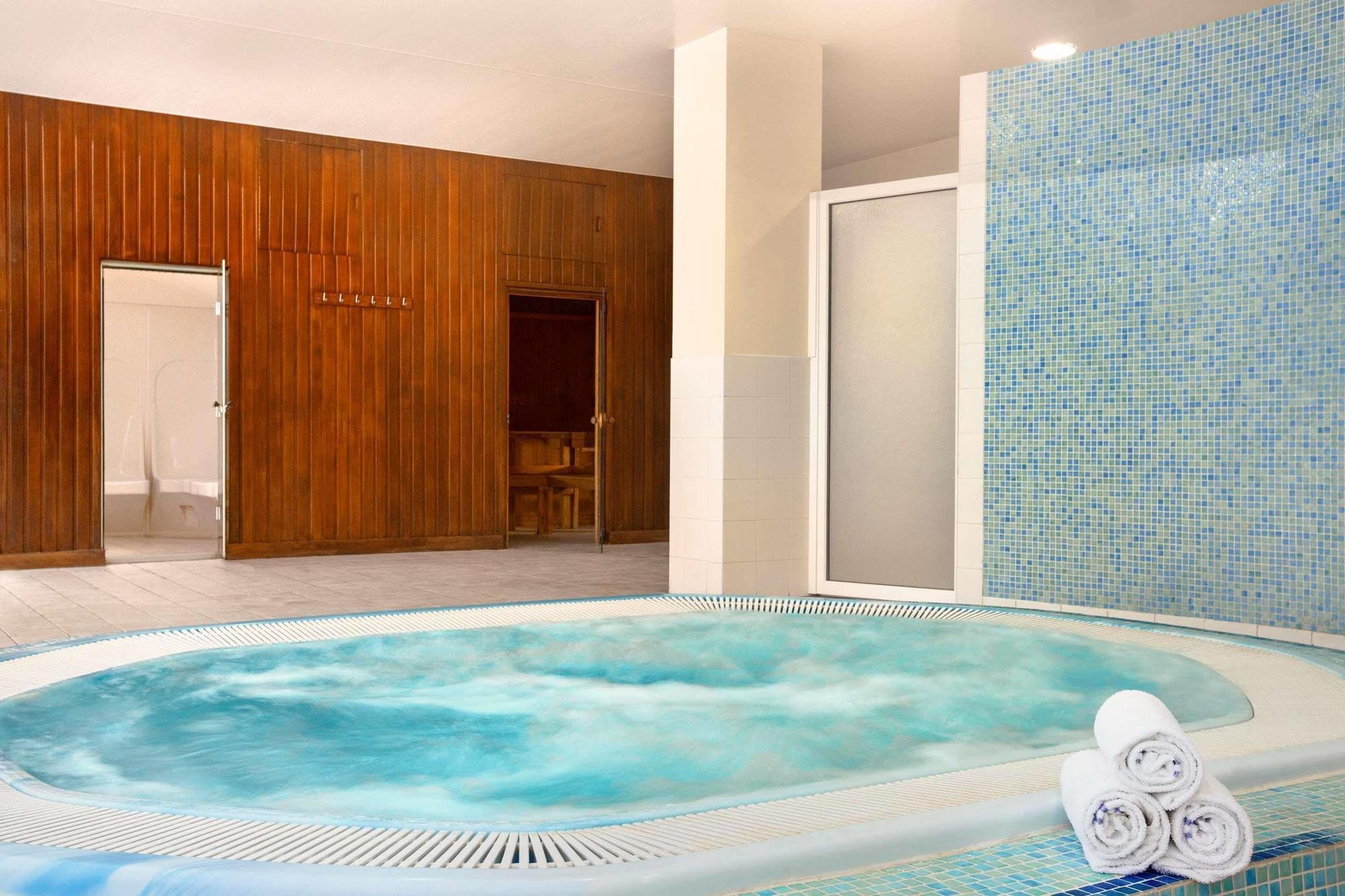 Carnbeg Hotel & Spa Дъндолк Екстериор снимка